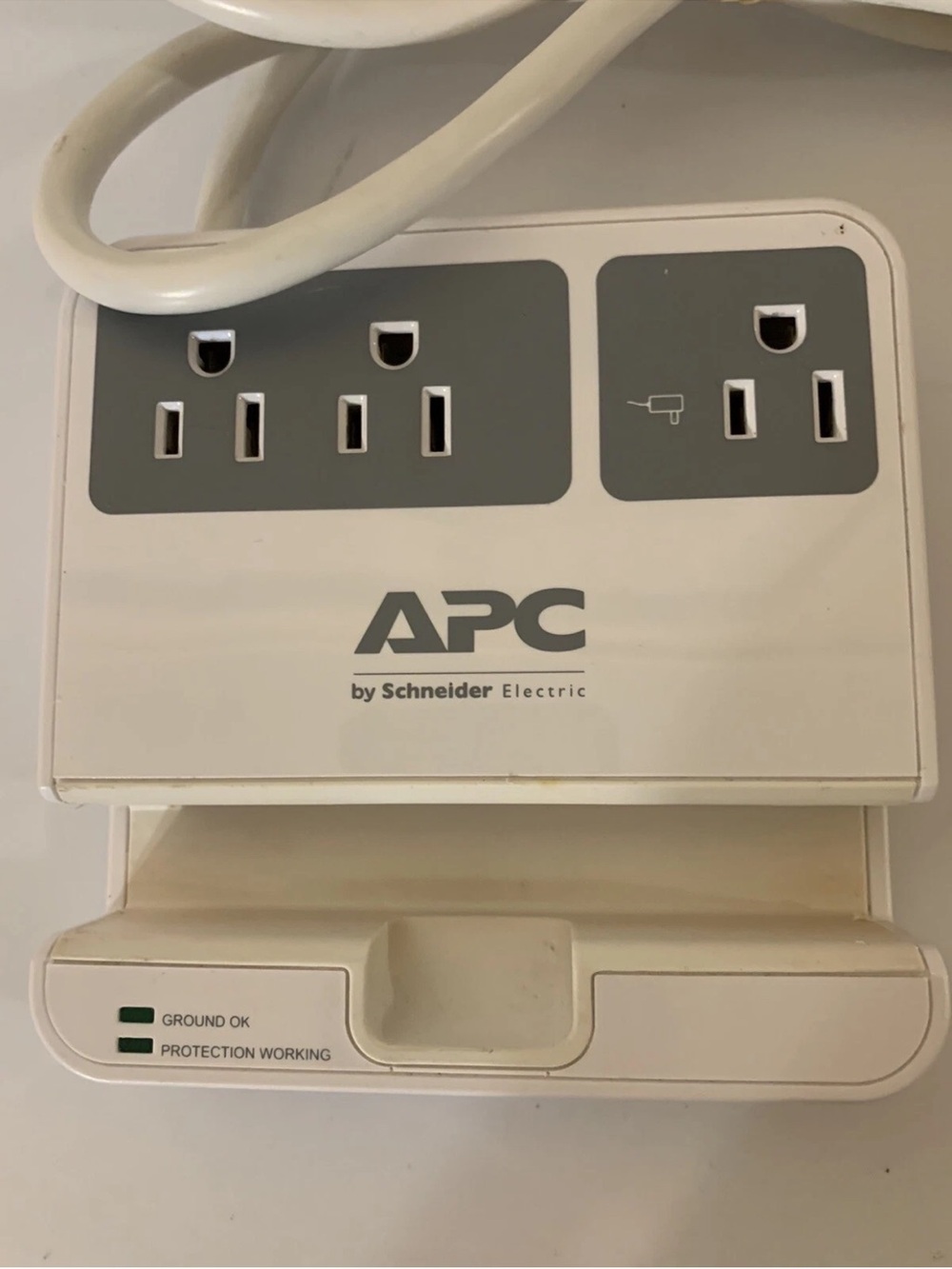 APC by Schneider Electric Surge 3 Outlet Surge Suppressor/Protector 3 USB P3U3